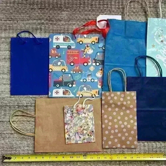 5 POUNDS 42 Pcs Gift Bags For All Occasions — Birthday Baby Shower Christmas - Picture 14 of 16